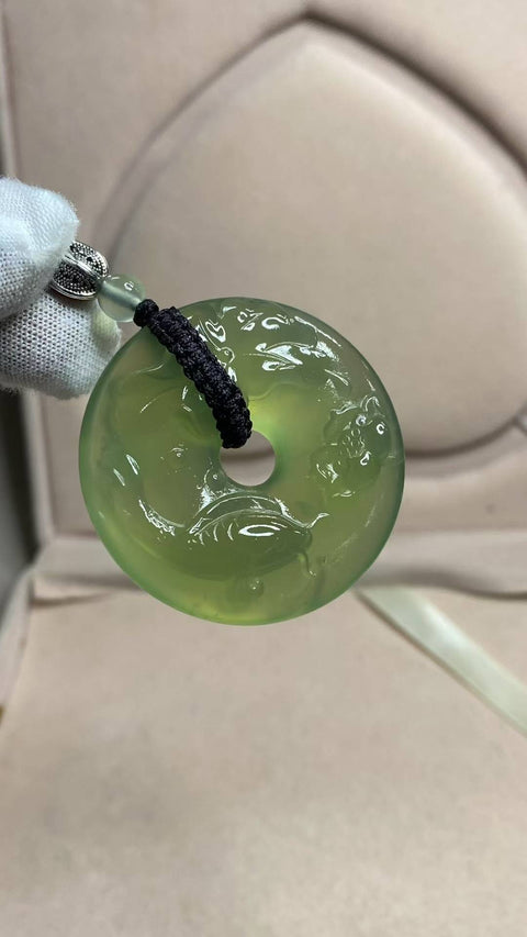Semoga beruntung selalu: Liontin giok Xiuyan yang indah, warna hijau pekat, rantai rajut, pengerjaan dua sisi, dimensi: 43,5 x 13,7 mm, termasuk ongkos kirim dan pajak.