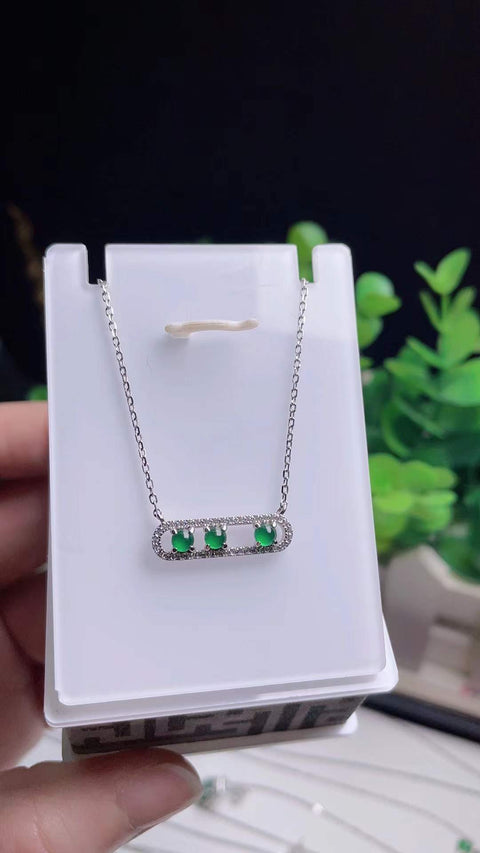 Kalung tulang selangka giok alami, material tambang lama, tembus pandang yang sangat baik, indah dan bergaya, dipasang pada perak 925, barang aslinya memiliki kesan sangat mewah, batu permata berukuran 2mm, harga sudah termasuk ongkos kirim dan pajak.