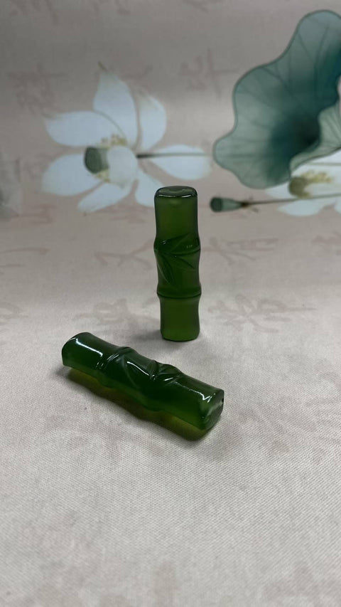 Bambu Membawa Kedamaian: Liontin Giok Xiuyan yang Indah - Sambungan Bambu 🎍, Ukuran: 50 x 14,3 mm, termasuk ongkos kirim dan pajak.
