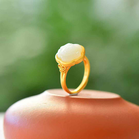 1286-6# Cincin Perak Sterling 925 dengan Mawar Giok Hetian 💍 Pengerjaan yang indah, desain sederhana Ukuran giok: 13*13 cm, termasuk ongkos kirim dan pajak.