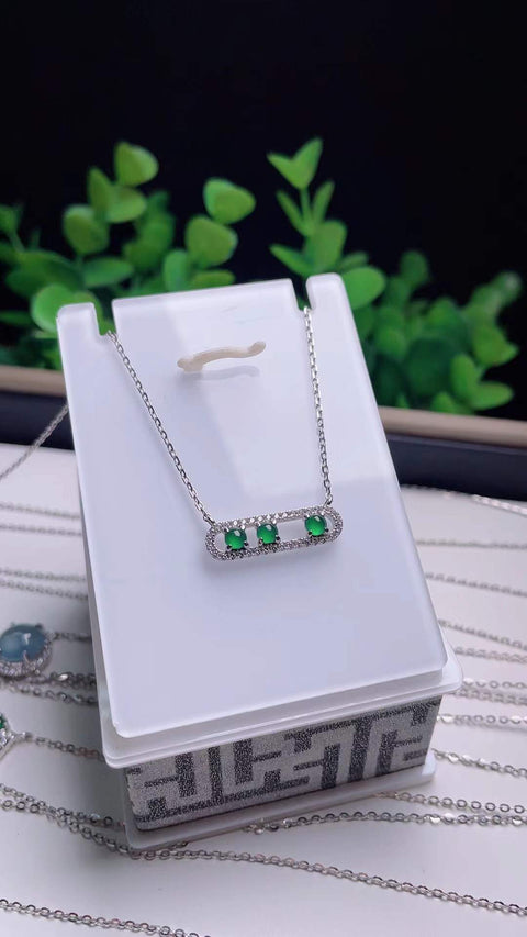 Kalung tulang selangka giok alami, material tambang lama, tembus pandang yang sangat baik, indah dan bergaya, dipasang pada perak 925, barang aslinya memiliki kesan sangat mewah, batu permata berukuran 2mm, harga sudah termasuk ongkos kirim dan pajak.