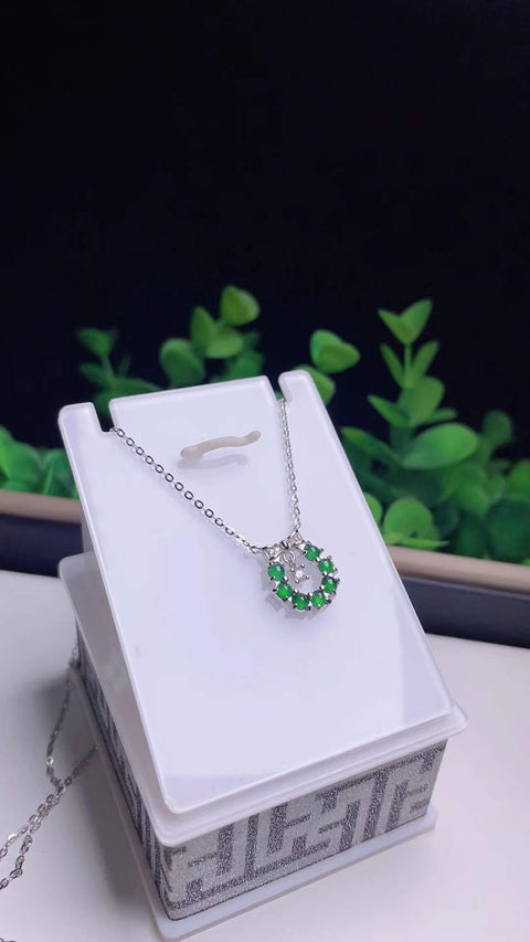 Kalung tulang selangka giok alami, terbuat dari material tambang lama, sangat tembus cahaya, indah dan bergaya, dipasang pada perak 925. Hadiah bernilai tinggi atau kenang-kenangan pribadi. Ukuran 1,2 x 1,2 mm. Termasuk ongkos kirim dan pajak.