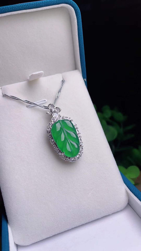 Daun giok alami 🍃 Ranting emas dan daun giok, material tambang kuno, tekstur halus dan hangat, warna indah, desain sederhana dan elegan, dipasang pada perak 925, ukuran 3,6 x 1,8 cm, termasuk ongkos kirim dan pajak.