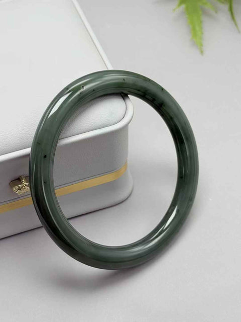 Gelang Giok Hetian Jasper Ulanhai "Gelang Kecantikan"; kualitas giok yang halus dan berkilau; ukuran: 58,6 mm; semua batu alam terbentuk secara alami; termasuk ongkos kirim dan pajak.