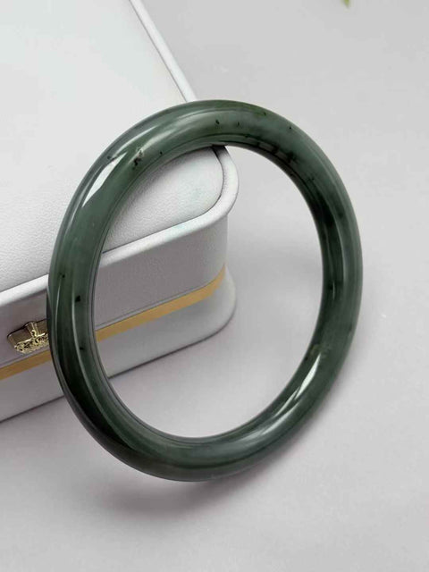Gelang Giok Hetian Jasper Ulanhai "Gelang Kecantikan"; kualitas giok yang halus dan berkilau; ukuran: 58,6 mm; semua batu alam terbentuk secara alami; termasuk ongkos kirim dan pajak.