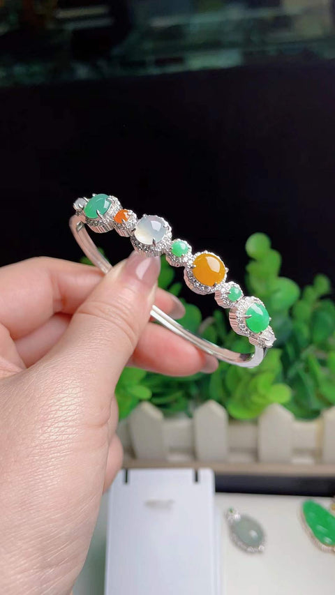 Gelang giok alami, material tambang lama, tekstur halus dan hangat, warna hijau apel yang indah, dipasang pada perak 925, batu permata 0,6 mm, termasuk ongkos kirim dan pajak.