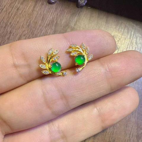 Anting-anting kancing telinga berbentuk gandum emas dari giok giok alami kelas A, terpasang pada perak sterling S925; termasuk lempengan giok giok 4mm. Termasuk ongkos kirim dan pajak.