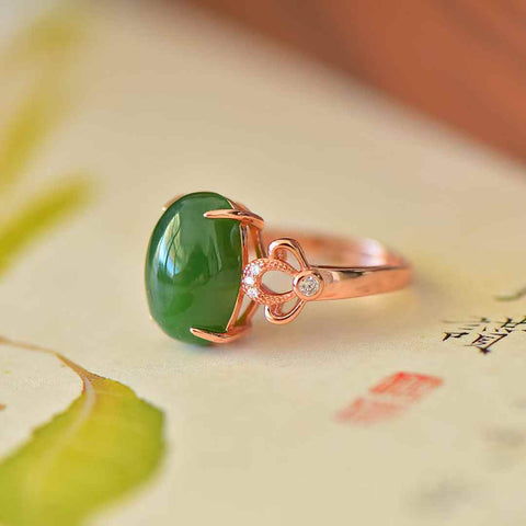 11100-1# Cincin Perak Sterling 925 dengan Giok Hetian (10*14) Gaya Cabochon 💍, (Emas Mawar) Gioknya halus dan hangat saat disentuh. Desainnya baru, unik, segar, dan elegan, enak dipandang. Pengiriman dan pajak sudah termasuk.