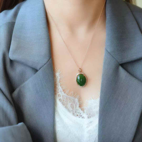 🍃Barang baru dari butik! Liontin cabochon yang sangat cantik, terbuat dari perak sterling dengan batu giok nefrit alami. Giok Hetian alami, kualitas sempurna, sangat berkilau. Nomor barang: 10036#, ukuran 15*20 mm, sudah termasuk ongkos kirim dan pajak.