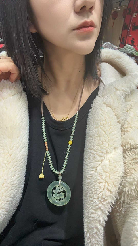 Kalung rantai rusa giok Xiuyan! Dibuat dengan sangat indah dan berkualitas tinggi, termasuk ongkos kirim dan pajak.