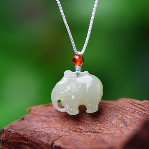 15943# Giok Hetian indah dari Qinghai, menggambarkan seekor gajah kecil, melambangkan keberuntungan dan kemakmian. 17*20 mm, termasuk ongkos kirim dan pajak.