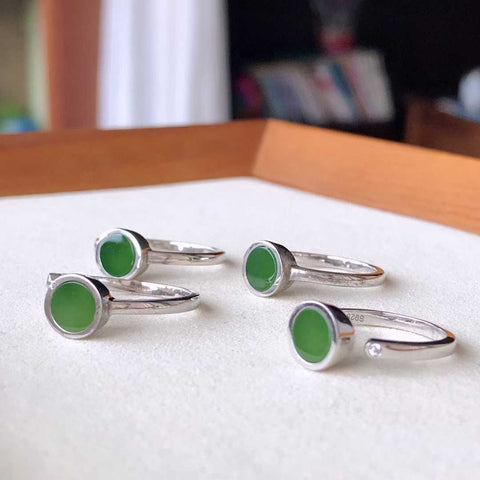 Cincin giok sederhana, rangka perak sterling 925. Lihat detailnya untuk desain klasik dan indah. Ukuran giok 8/8mm. Termasuk ongkos kirim dan pajak.