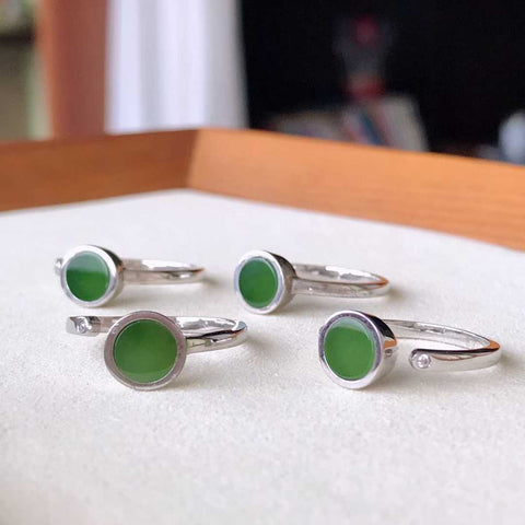 Cincin giok sederhana, rangka perak sterling 925. Lihat detailnya untuk desain klasik dan indah. Ukuran giok 8/8mm. Termasuk ongkos kirim dan pajak.