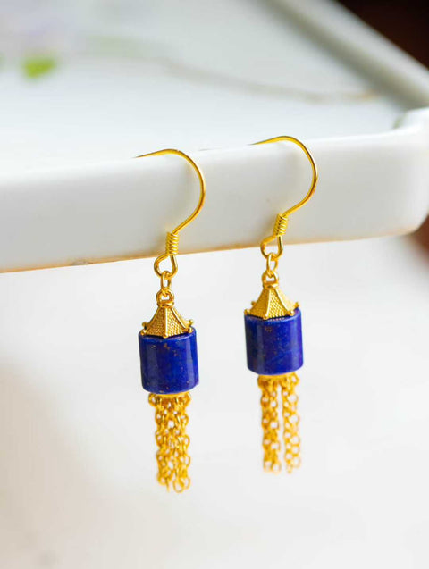 Anting-anting rumbai manik-manik lapis lazuli, perak sterling S925 berlapis emas. Ornamen yang anggun dan bergoyang di telinga. Termasuk ongkos kirim dan pajak.