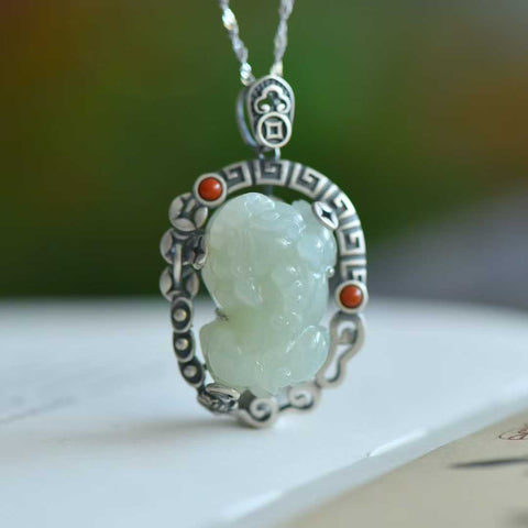 0255-3# Liontin Pixiu Giok Hetian Bertatahkan Perak Sterling 925, desain baru dan unik, pengerjaan yang indah, menonjol dari yang lain. Dimensi giok: 16*27 mm. Termasuk ongkos kirim dan pajak.