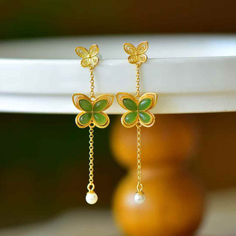 12396-2#s925 Anting Kupu-kupu Marquise Giok Hetian (3*6) Bertatahkan Mutiara dengan Batu Giok Hetian Berlapis Perak (Emas). Gioknya bertekstur halus, pengerjaannya sangat indah, dan gayanya sederhana dan elegan. Termasuk ongkos kirim dan pajak.