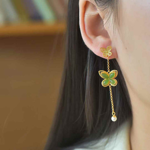 12396-2#s925 Anting Kupu-kupu Marquise Giok Hetian (3*6) Bertatahkan Mutiara dengan Batu Giok Hetian Berlapis Perak (Emas). Gioknya bertekstur halus, pengerjaannya sangat indah, dan gayanya sederhana dan elegan. Termasuk ongkos kirim dan pajak.