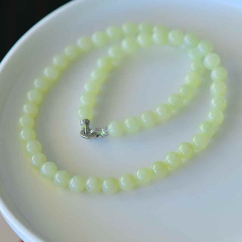 6034# Kalung manik-manik giok kuning Hetian 8mm, desain baru dan unik, kualitas giok yang hangat dan halus, menarik perhatian dan memukau saat dikenakan. Termasuk ongkos kirim dan pajak.