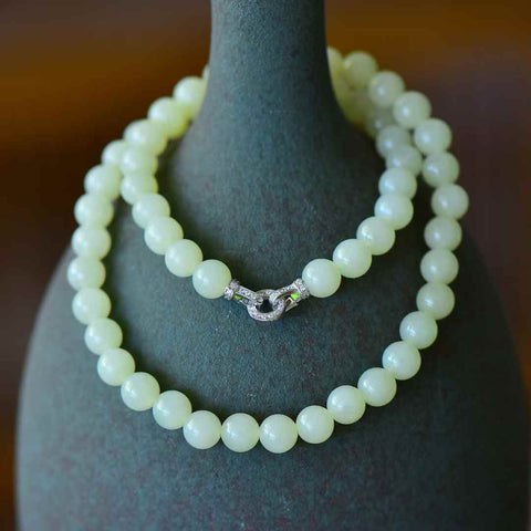 6034# Kalung manik-manik giok kuning Hetian 8mm, desain baru dan unik, kualitas giok yang hangat dan halus, menarik perhatian dan memukau saat dikenakan. Termasuk ongkos kirim dan pajak.