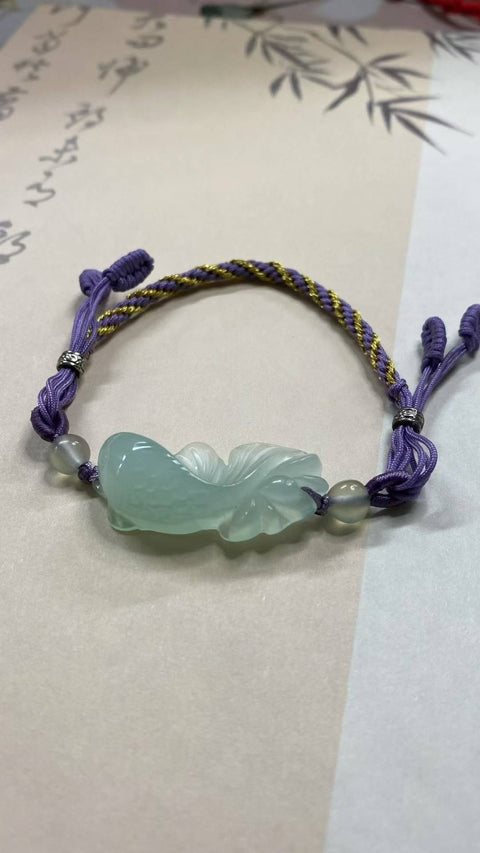 Gelang ikan koi giok Xiuyan yang indah, melambangkan keberuntungan dan kelimpahan: Gelang giok Xiuyan berwarna biru langit yang indah, menandakan kekayaan seumur hidup. Ongkos kirim dan pajak sudah termasuk.