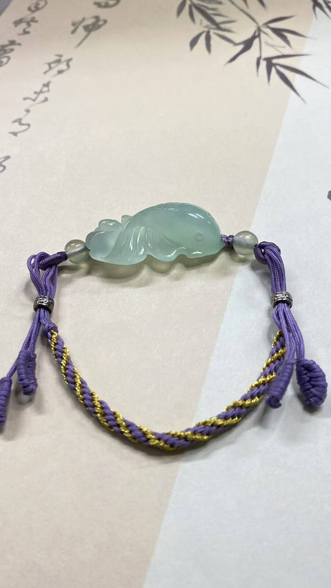 Gelang ikan koi giok Xiuyan yang indah, melambangkan keberuntungan dan kelimpahan: Gelang giok Xiuyan berwarna biru langit yang indah, menandakan kekayaan seumur hidup. Ongkos kirim dan pajak sudah termasuk.