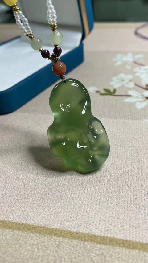 Batu Taihu: Liontin giok Xiuyan yang indah, tekstur giok halus, batu keberuntungan, dimensi: 43 x 26 mm, termasuk ongkos kirim dan pajak.