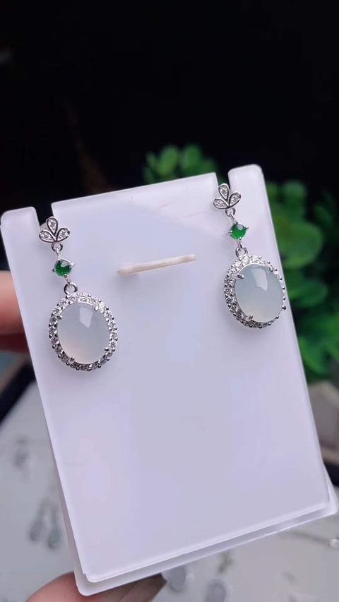 Anting-anting giok alami, dari tambang kuno, dengan tekstur halus dan hangat, sedingin dan tembus cahaya, indah dan bergaya, dengan rona ungu muda, dipasang pada perak 925, cabochon besar, ukuran 10 x 8 cm, termasuk ongkos kirim dan pajak.