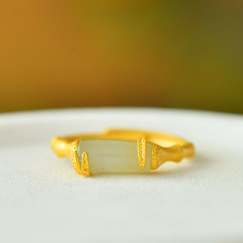 9534A-5# Cincin perak sterling 925 bertatahkan motif bambu giok Hetian 💍 Pengerjaan yang indah, desain sederhana namun elegan. Dimensi giok: 5*12 mm. Harga sudah termasuk ongkos kirim dan pajak.