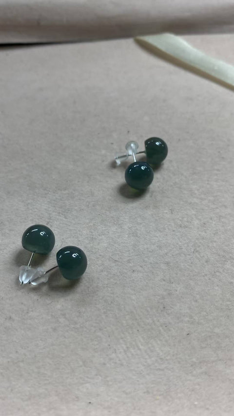Anting-anting: Anting-anting air biru giok Xiuyan yang indah, terbuat dari perak 925, ukuran: 9,5 mm, termasuk ongkos kirim dan pajak.