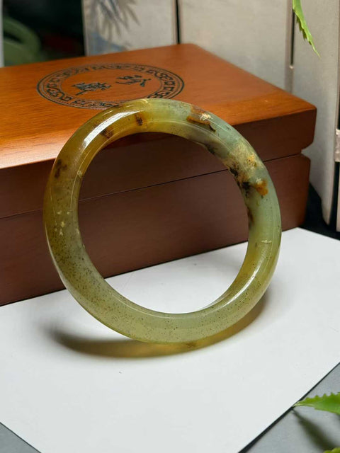 Gelang Giok Bunga Xiuyan Alami "Gelang Perdamaian" Dimensi: sekitar 58×13,2×9mm. Semua batu terbentuk secara alami. Termasuk ongkos kirim dan pajak.