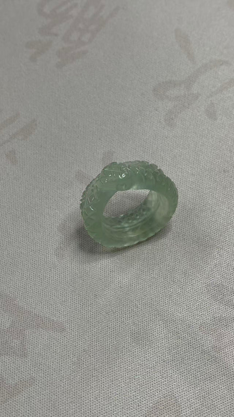 Kekayaan dan Kemakmuran Berlimpah: Cincin Giok Xiuyan Hijau Es yang Indah 💍, Ukuran: diameter 17mm, dapat dikenakan sebagai liontin, termasuk ongkos kirim dan pajak.