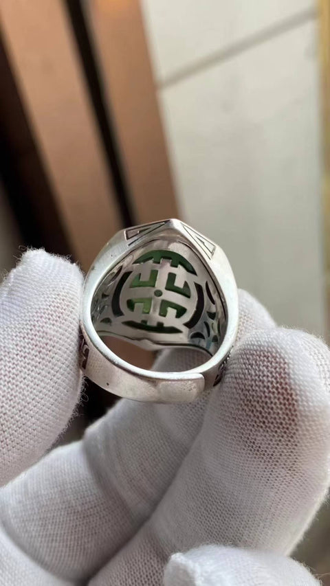 Cincin: Giok Xiuyan yang indah, warna hijau pekat—cincin, bertatahkan perak 925, ukuran dapat disesuaikan, dimensi: 20 x 15 mm, termasuk ongkos kirim dan pajak.