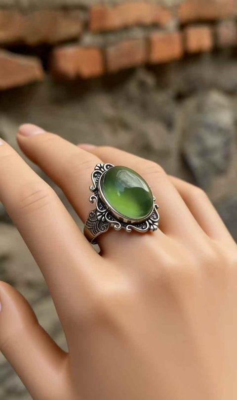 Cincin 💍: Giok Xiuyan yang indah, warna hijau pekat, dipasang pada perak 925, ukuran: 10 x 14 mm, termasuk ongkos kirim dan pajak.