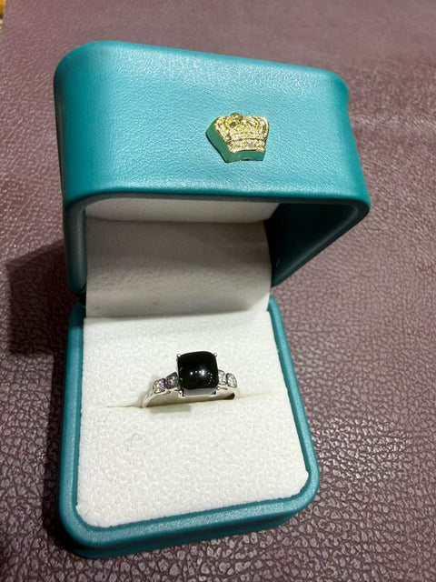 Cincin giok Xiuyan, terbuat dari bahan hijau tua kuno, dipasang pada perak dan menampilkan desain kubus gula! Ongkos kirim dan pajak sudah termasuk.