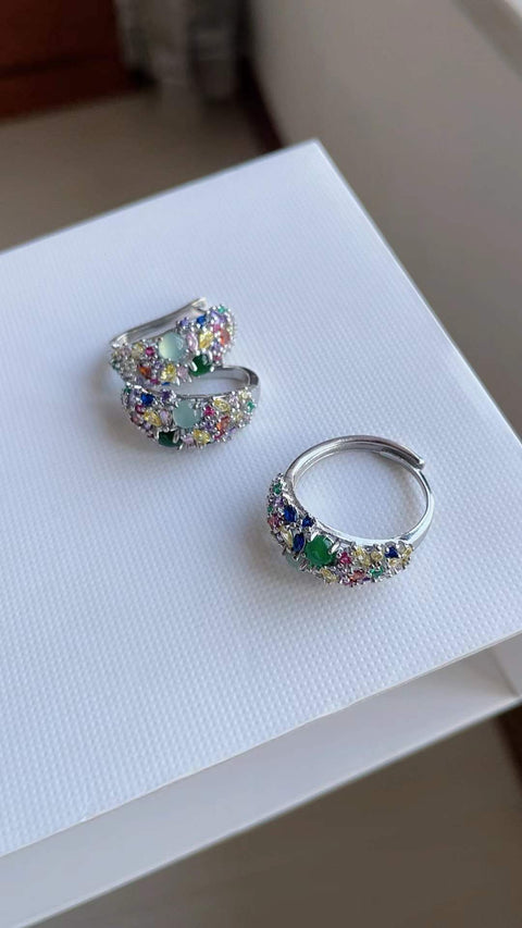 Anting dan cincin giok yang indah, terbuat dari giok tambang tua, dengan tekstur halus dan hangat, tembus cahaya yang sangat baik, desain yang bergaya dan elegan, warna-warna cerah seperti musim semi, batu kasar 0,3 mm, termasuk ongkos kirim dan pajak.