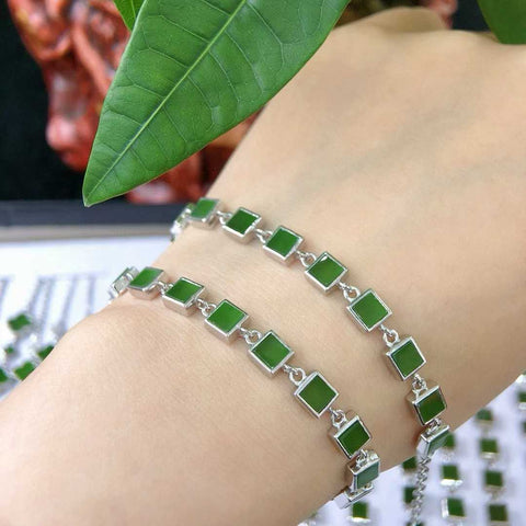 Gelang giok, rangka perak sterling S925, bentuk persegi pipih, giok halus dan berkilau, indah dan bergaya. Rantai ekstensi yang dapat disesuaikan! Ukuran batu: 5mm; 10 batu. Termasuk ongkos kirim dan pajak.