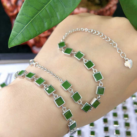 Gelang giok, rangka perak sterling S925, bentuk persegi pipih, giok halus dan berkilau, indah dan bergaya. Rantai ekstensi yang dapat disesuaikan! Ukuran batu: 5mm; 10 batu. Termasuk ongkos kirim dan pajak.
