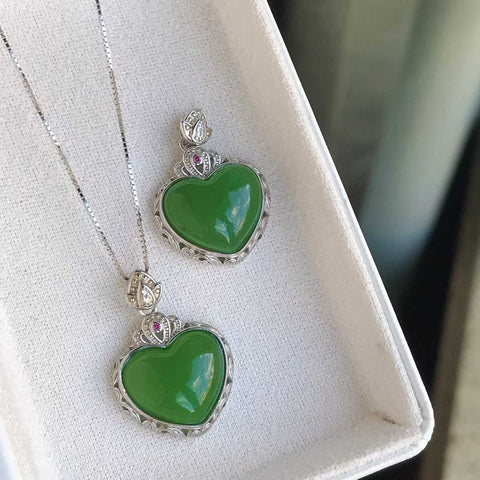 Kalung liontin giok 🌹 Hadiah sempurna untuk keluarga, teman, sahabat, atau untuk Anda sendiri! Nilai yang tak tertandingi, Anda tahu maksud saya! Buruan! Rangka perak S925. Liontin 11/13mm. Ongkos kirim dan pajak sudah termasuk.
