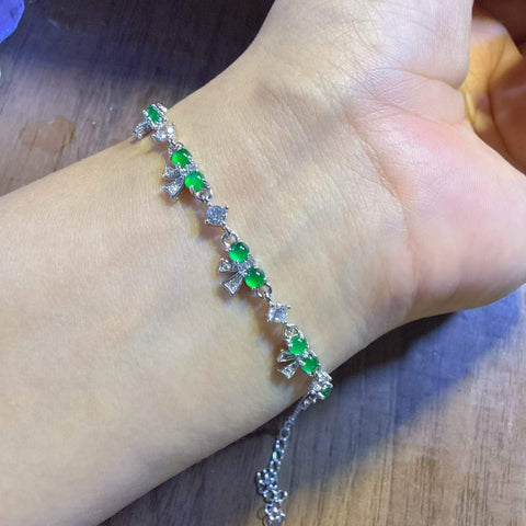 Rangka perak sterling 925, giok jadeit alami Grade A, termasuk ongkos kirim dan pajak.