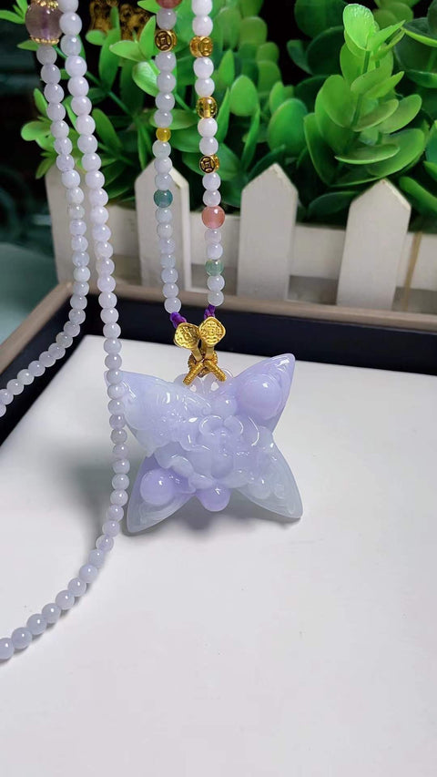 Liontin giok alami, melambangkan kekayaan dan keberuntungan, terbuat dari bahan tambang lama, warna ungu yang indah, tembus cahaya yang sangat baik, ukiran yang indah, dimensi 4,7 x 3,3 cm, termasuk ongkos kirim dan pajak.