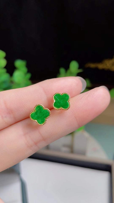 Anting-anting kancing giok yang indah, terbuat dari bahan tambang lama, dengan kejernihan yang sangat baik, dipasang pada perak 925, cantik dan bergaya, warna hijau cerah, ukuran batu permata 0,9 x 0,9, termasuk ongkos kirim dan pajak.
