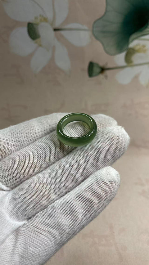 Cincin: Cincin giok Xiuyan hijau es yang indah, diameter dalam 16mm, termasuk ongkos kirim dan pajak, nomor barang 202604041236