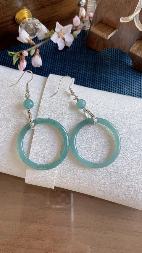 Anting-anting giok alami, terbuat dari bahan tambang lama, dengan tekstur halus dan hangat, tembus pandang yang sangat baik, desain elegan dan modis, ukuran 3.2, termasuk ongkos kirim dan pajak.