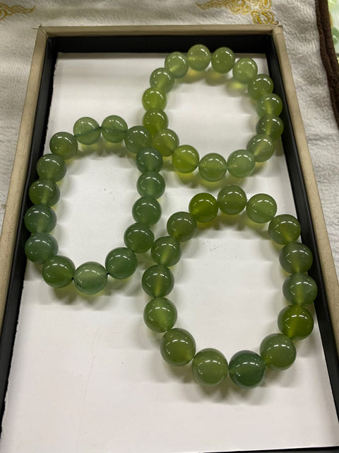 Gelang giok Xiuyan terbaru, 14mm, warna bagus, tembus pandang sangat baik, harga sudah termasuk ongkos kirim dan pajak.