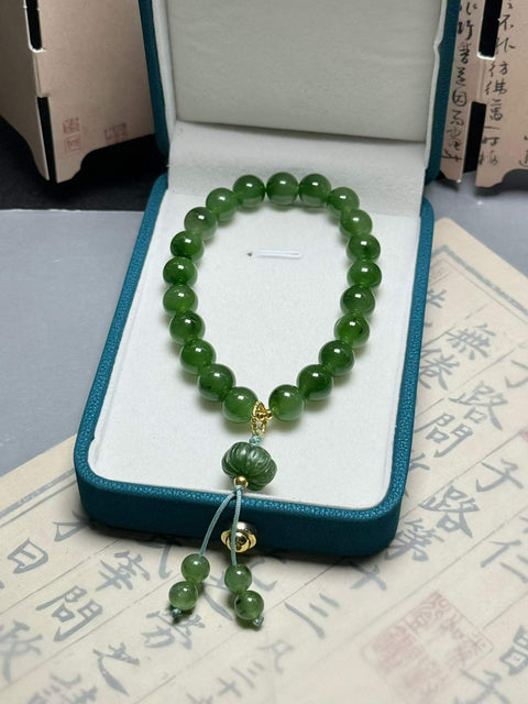 Gelang biji teratai giok Hetian ✨ Membawa kekayaan dan keberuntungan~ Terlihat cantik dan mencerahkan kulit~ Ukuran: sekitar 8mm. Termasuk ongkos kirim dan pajak.