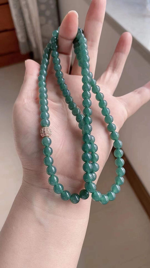 Rantai air giok biru alami, material tambang lama, tembus pandang yang sangat baik, material bersih, dapat dikenakan sebagai gelang atau kalung, warna terang sangat menyegarkan, ukuran 0.7, termasuk ongkos kirim dan pajak.