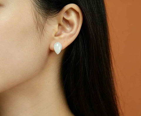 Anting-anting Tetesan Air Mata Giok Hetian Bertatahkan Perak 2114-2#s925. Ukuran Batu Permata: 10*15 mm. Termasuk ongkos kirim dan pajak.