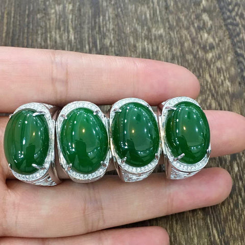 Cincin pria perak sterling S925 bertatahkan giok Hetian - ukuran permukaan giok: cabochon 13×18mm, ukuran muka giok: 12*16mm. Desain yang indah; bergaya dan elegan di pergelangan tangan; terbuat dari giok Rusia kuno, termasuk ongkos kirim dan pajak.