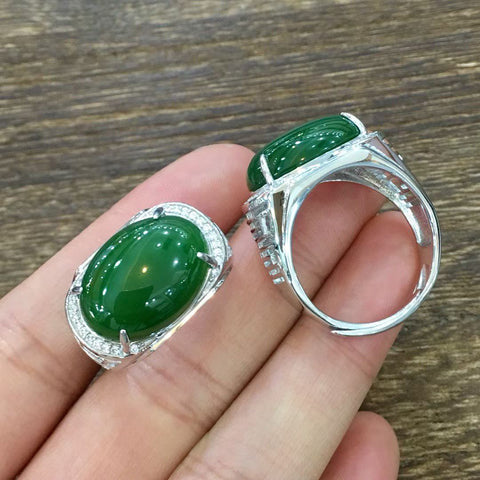 Cincin pria perak sterling S925 bertatahkan giok Hetian - ukuran permukaan giok: cabochon 13×18mm, ukuran muka giok: 12*16mm. Desain yang indah; bergaya dan elegan di pergelangan tangan; terbuat dari giok Rusia kuno, termasuk ongkos kirim dan pajak.