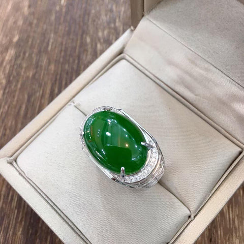 Cincin pria perak sterling S925 bertatahkan giok Hetian - ukuran permukaan giok: cabochon 13×18mm, ukuran muka giok: 12*16mm. Desain yang indah; bergaya dan elegan di pergelangan tangan; terbuat dari giok Rusia kuno, termasuk ongkos kirim dan pajak.